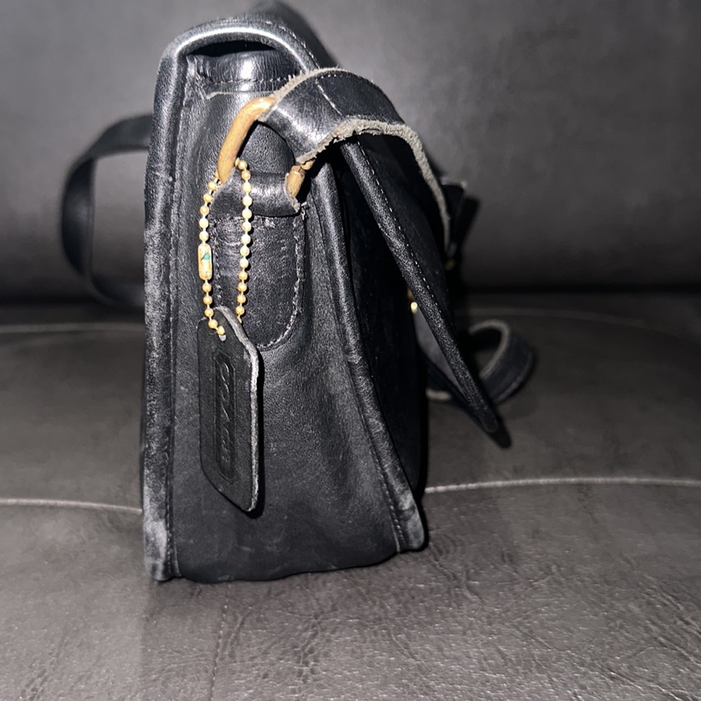 Coach Black Leather Shoulder Bag with Gold Turnlock - Picture 6 of 12